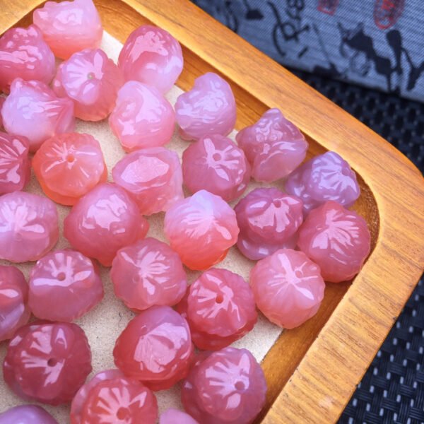 Powder salt source agate lion piece