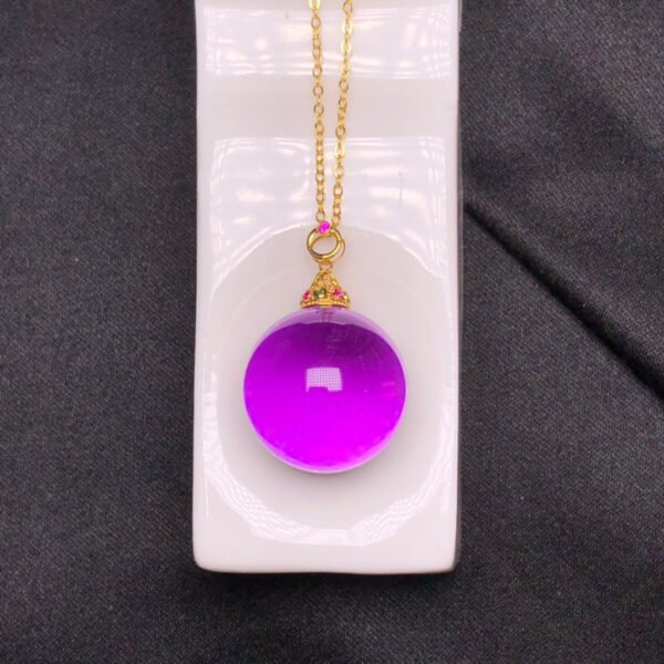 Natural Brazilian amethyst pendant with 18K gold buckle. The specification is approximately 17.8mm.2310620865