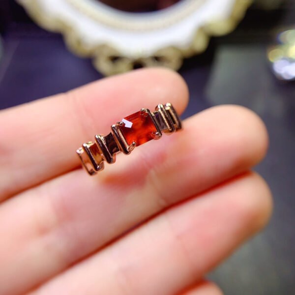 Pure natural Fanta garnet rings are shipped with a main stone size of 5mm.2610105634