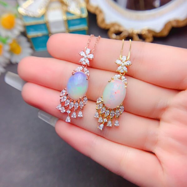 Pure natural dazzling white opal pendant, with a main stone size of 10 * 14mm2610375618