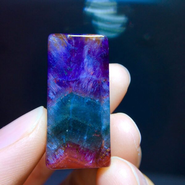 Aurora 23 Pyramid Impossible Plate Square Plate Material Pendant, Size 32.2/15.2/10.8mm2610938356