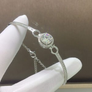 Classic Mosan diamond bracelet with a main stone of 2 carats and a circle of 8mm.2810150159