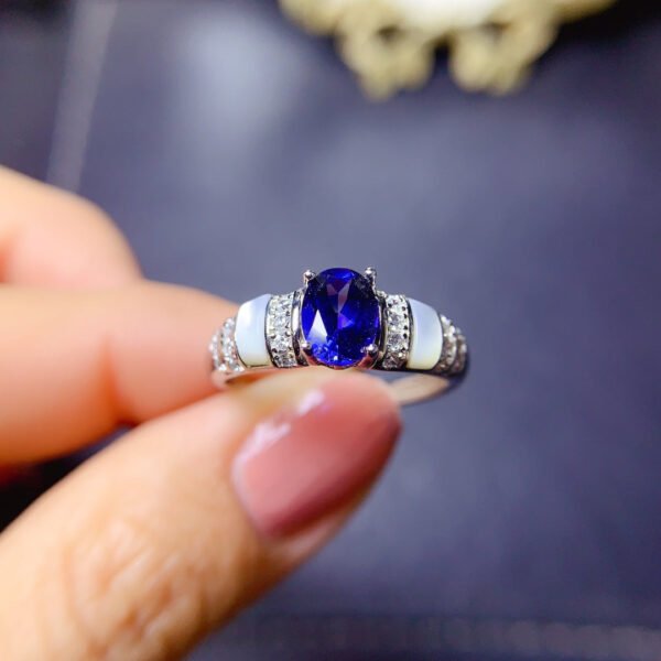 Natural sapphire ring, main stone 5 * 7mm