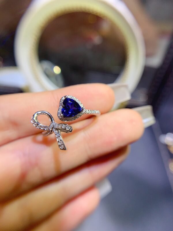 Hot selling sapphire ring with a main stone core of 6mm0811120549