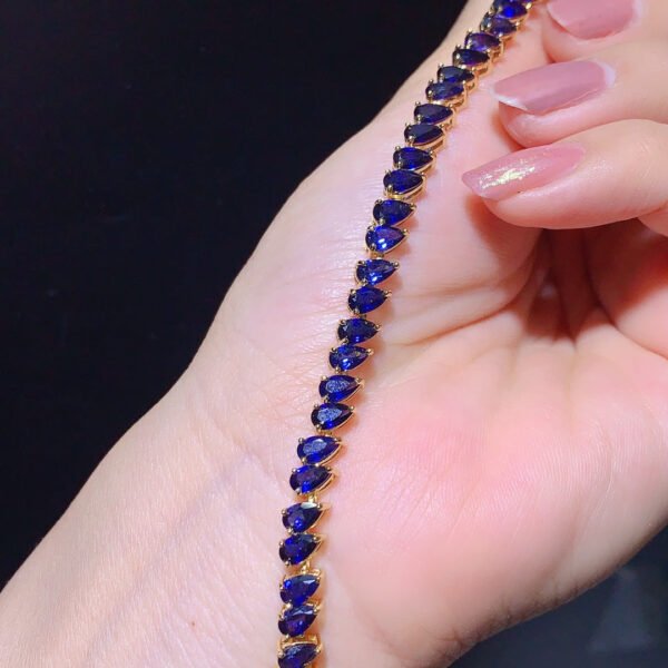 Natural Sri Lankan sapphire bracelet, main stone size 3 * 5mm0811499136