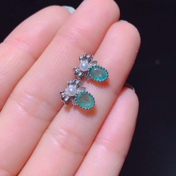 Pure natural Columbia emerald earrings, main stone size 4 * 5mm0811199546
