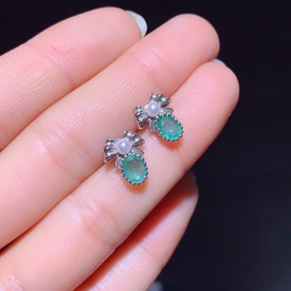 Pure natural Columbia emerald earrings, main stone size 4 * 5mm0811199546