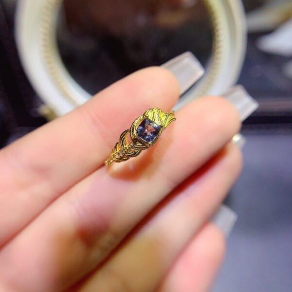 Pure natural Myanmar unburned spinel ring, with a main stone size of 5mm,1112170166