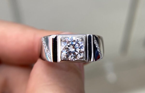 Classic Mosan Diamond Ring, Main Stone 1 Carat, Round 6.5mm1114130355