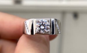 Classic Mosan Diamond Ring, Main Stone 1 Carat, Round 6.5mm1114130355