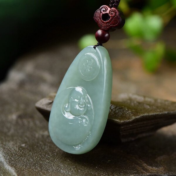 The naturally selected Hetian Yuengong pendant has a size of about 49.6 * 27.6 * 8.8mm.1114119822