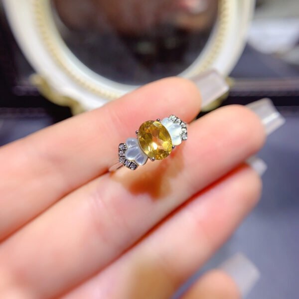 Pure natural yellow crystal ring, main stone 7 * 9mm1116120188