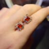 Pure natural Fenda garnet earrings, with a main stone size of 5mm.1117130599